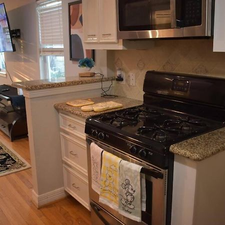 Townhouse Near Midtown Apartment Хюстън Екстериор снимка
